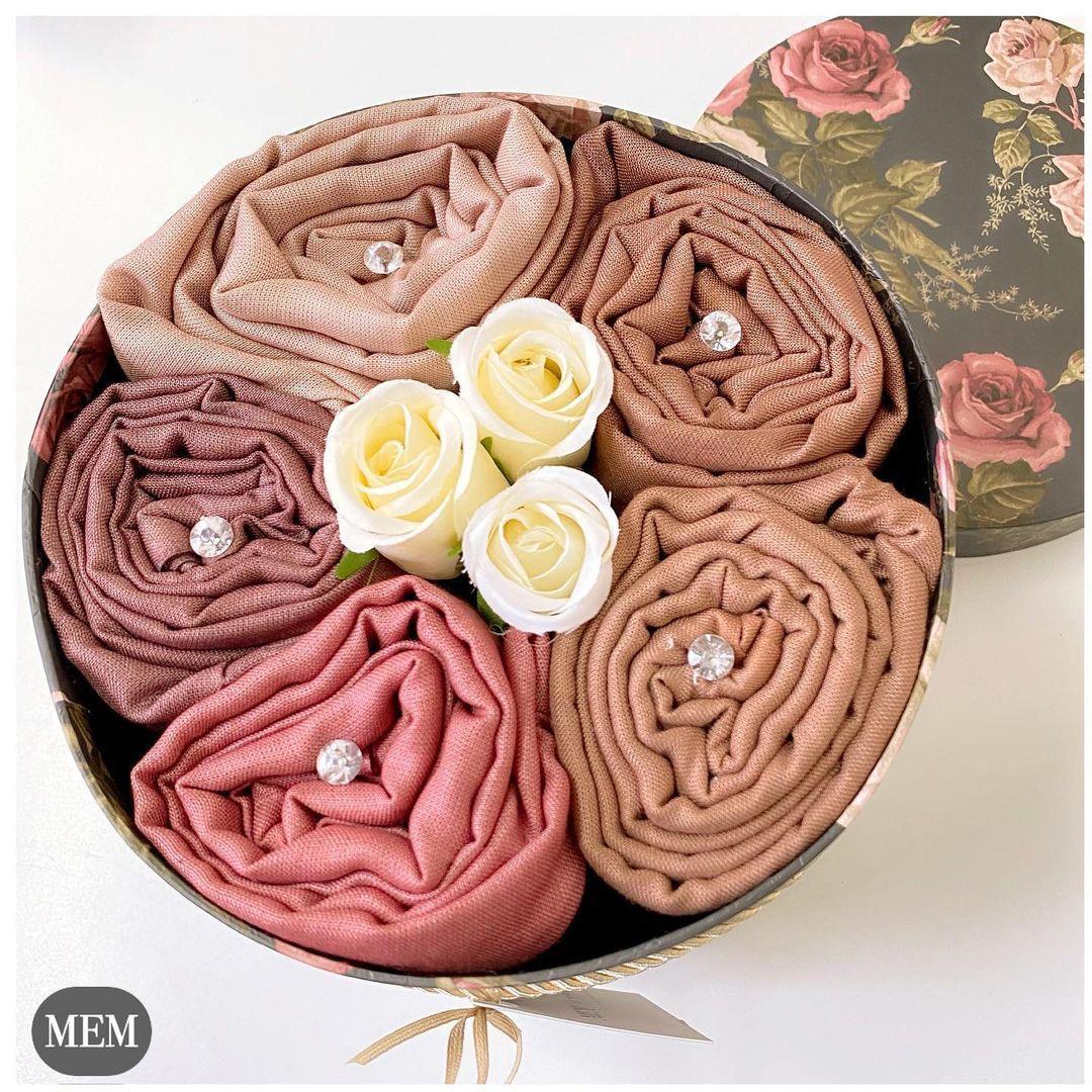 Floral Elegance 5 Hijab Round Box